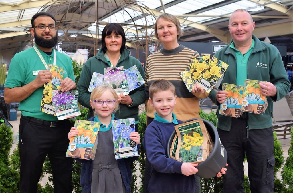 Bradford Garden Centre helps local primary school with its volunteer week