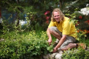 Chris Myers Johnsons of Whixley joins forces with TV gardener and Dales charity for Flower Show